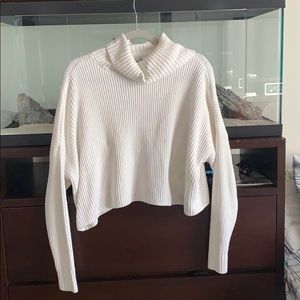 White knitted crop top sweater